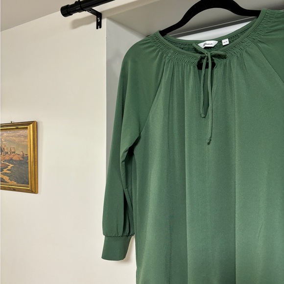 Reitman’s Women’s 3/4 Sleeve Blouse - Picture 2 of 7
